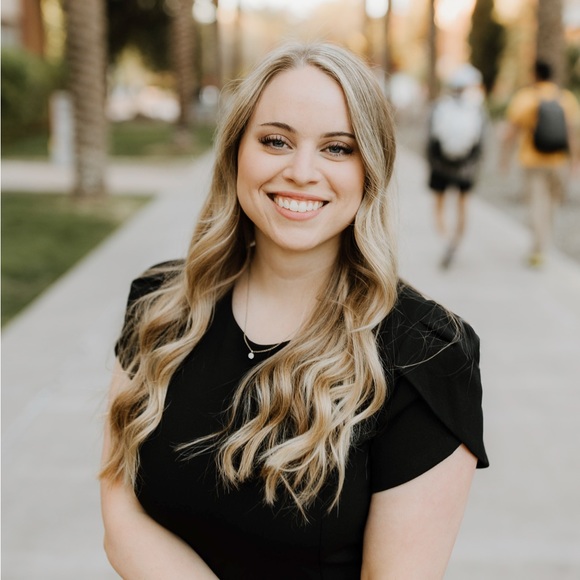 Meet your Posher, Tori - Picture 1 of 1